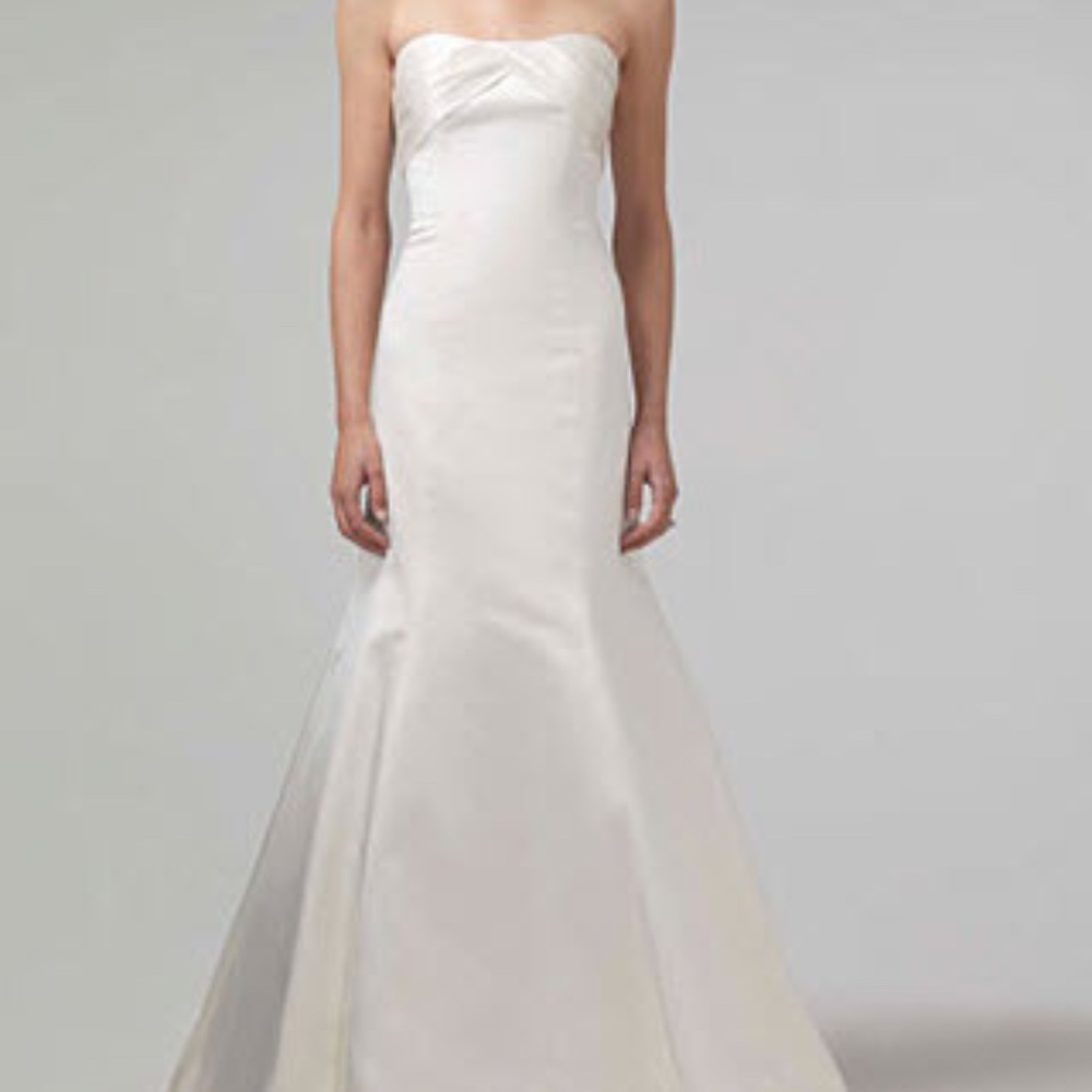 Monique Lhuillier Wedding Gown